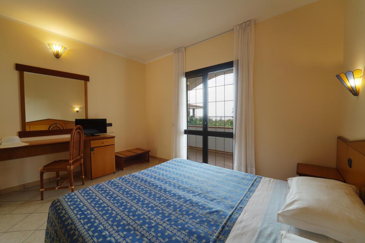 Villaggio Torre Ruffa Robinson Capo Vaticano Værelse billede