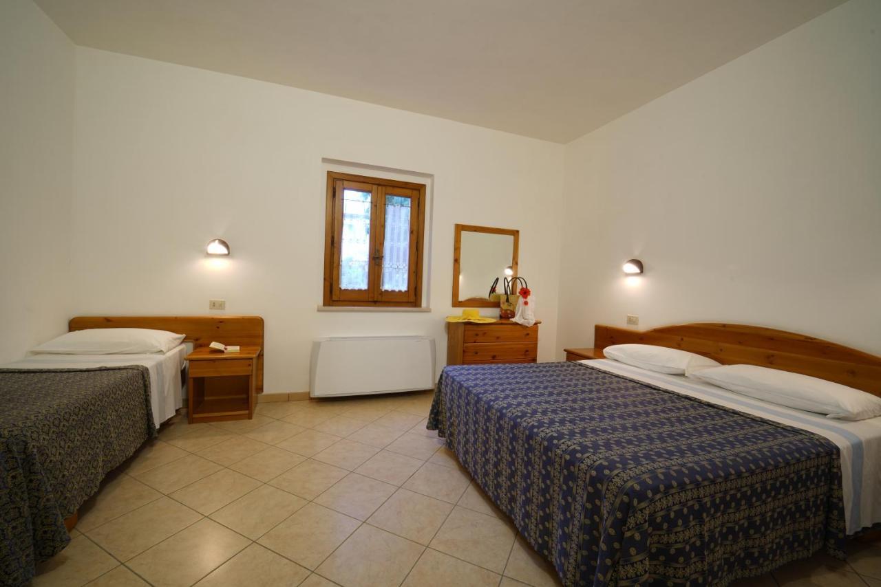 Villaggio Torre Ruffa Robinson Capo Vaticano Eksteriør billede
